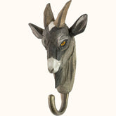 vešiak do kúpeľne